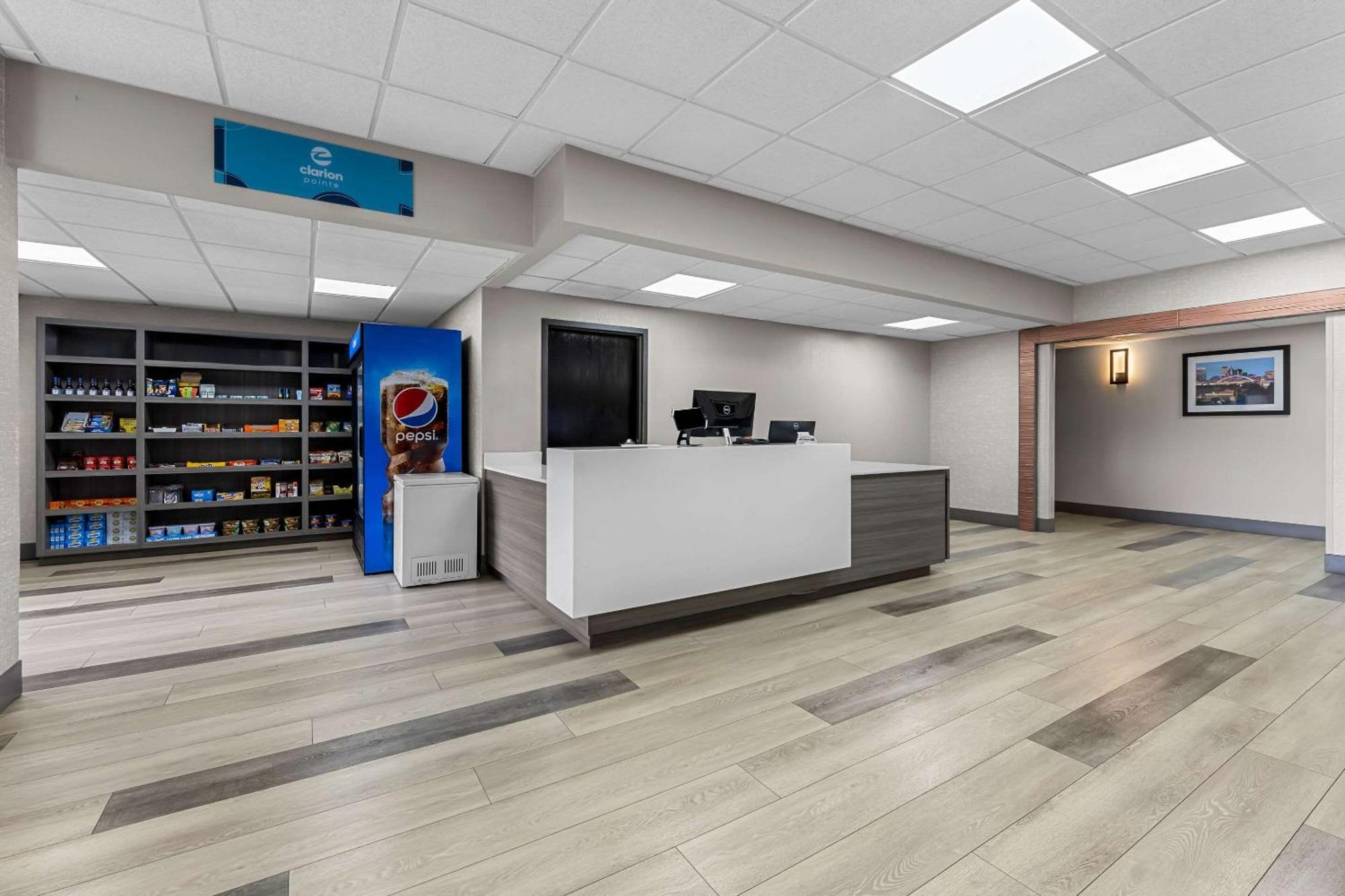 Hotel Clarion Pointe Franklin Exterior foto