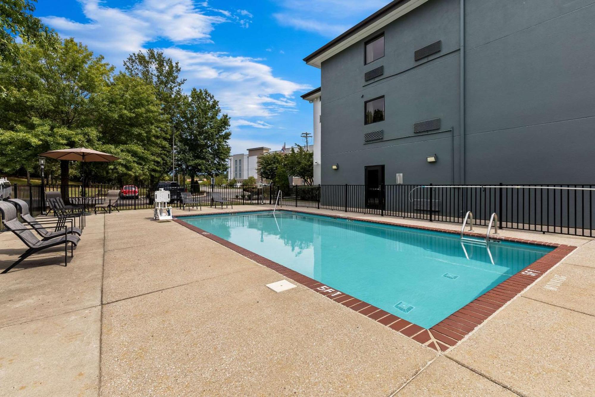 Hotel Clarion Pointe Franklin Exterior foto